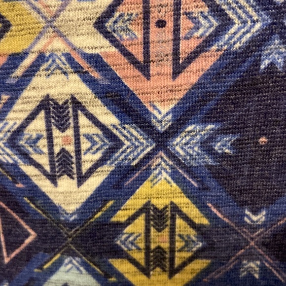 Used gigi from lularoe - Picture 3 of 6